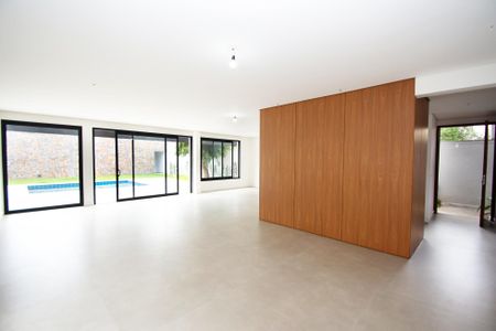 Sala de casa à venda com 4 quartos, 417m² em Alto de Pinheiros, São Paulo