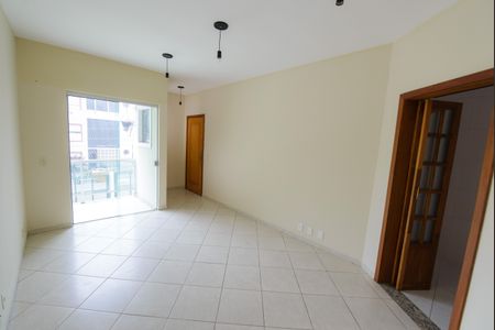 Apartamento para alugar com 3 quartos, 85m² em Vila Iapi, Taubaté