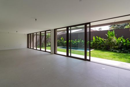 Sala de casa à venda com 5 quartos, 671m² em Jardim dos Estados, São Paulo