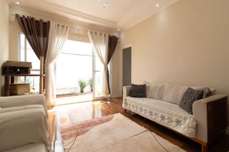 Casa à venda com 6 quartos, 300m² em Vila Buenos Aires, São Paulo