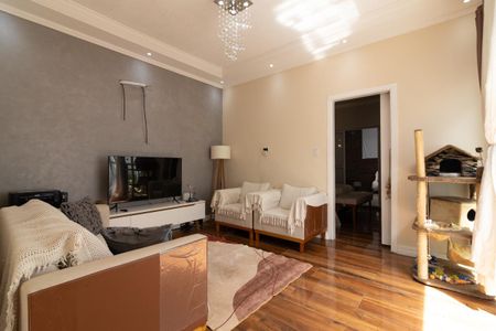 Casa à venda com 6 quartos, 300m² em Vila Buenos Aires, São Paulo