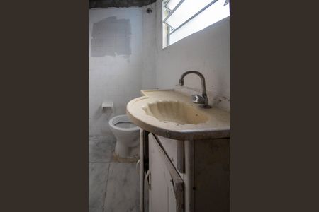 Banheiro de casa para alugar com 1 quarto, 70m² em Jardim Leme, Taboão da Serra