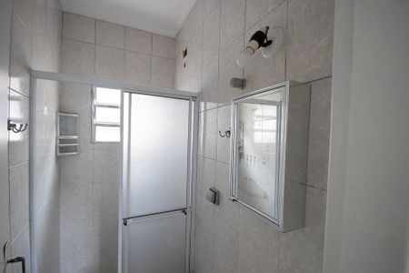 Banheiro da Suíte de casa para alugar com 3 quartos, 200m² em Horto Florestal, São Paulo