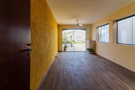 Sala de casa para alugar com 3 quartos, 166m² em Jardim das Vertentes, São Paulo