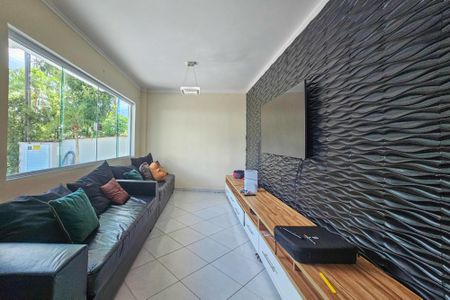 Sala de casa de condomínio para alugar com 3 quartos, 210m² em Bal Pernambuco, Guarujá