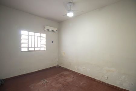 Quarto 1 de casa para alugar com 1 quarto, 40m² em Jardim Catarina, São Gonçalo