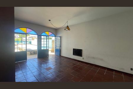 Sala de casa para alugar com 6 quartos, 456m² em Jardim Guanabara, Rio de Janeiro