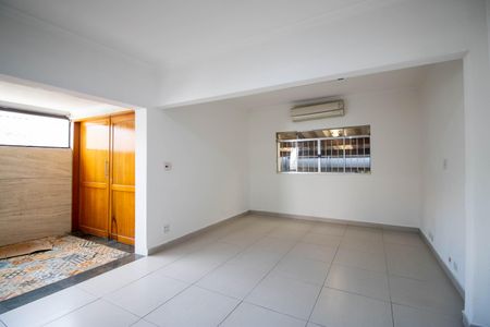 Sala de casa à venda com 1 quarto, 230m² em Chácara Agrindus, Taboão da Serra