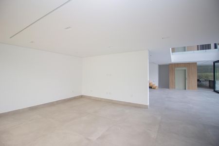 Sala de casa de condomínio à venda com 3 quartos, 650m² em Estância Silveira, Contagem