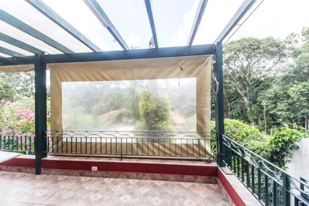 Varanda de casa de condomínio para alugar com 5 quartos, 10230m² em Chacara Santa Lucia dos Ypes, Carapicuíba
