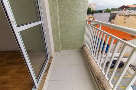 Sacada de apartamento para alugar com 2 quartos, 50m² em Vila Carmosina, São Paulo