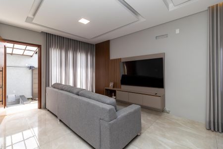Sala de casa à venda com 3 quartos, 200m² em Jaqueline, Belo Horizonte