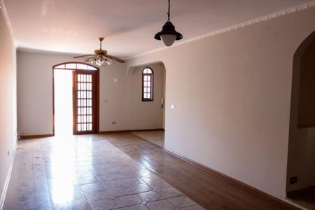 sala de casa para alugar com 3 quartos, 221m² em Jardim das Flores, Osasco