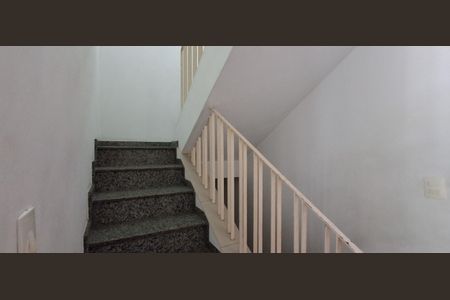 Escada de casa à venda com 2 quartos, 192m² em Jardim do Mar, São Bernardo do Campo