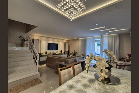 Sala de casa para alugar com 4 quartos, 255m² em Barra da Tijuca, Rio de Janeiro