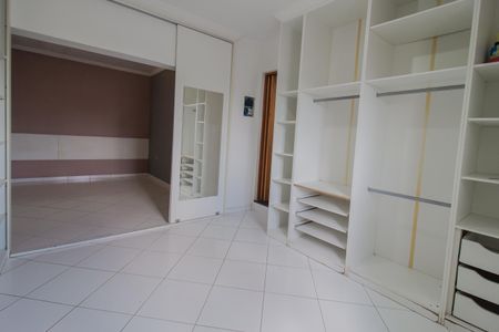 Closet de casa para alugar com 2 quartos, 100m² em Jardim Guapituba, Mauá