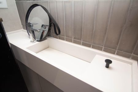 Banheiro de casa para alugar com 1 quarto, 36m² em Alto de Pinheiros, São Paulo