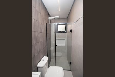 Banheiro de casa para alugar com 1 quarto, 36m² em Alto de Pinheiros, São Paulo