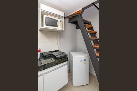 Cozinha de kitnet/studio para alugar com 1 quarto, 28m² em Minas Brasil, Belo Horizonte
