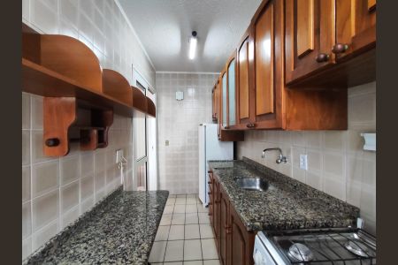 Cozinha de apartamento à venda com 3 quartos, 83m² em Padre Reus, São Leopoldo
