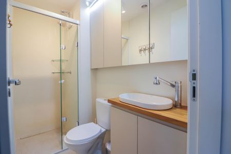 Banheiro de apartamento à venda com 2 quartos, 34m² em Jardim Peri Peri, São Paulo