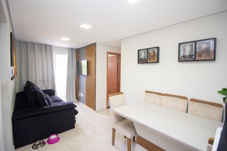 Sala de apartamento à venda com 2 quartos, 52m² em Chácara Contagem, Contagem