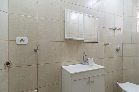 Banheiro de kitnet/studio para alugar com 1 quarto, 34m² em Santa Cecilia, São Paulo