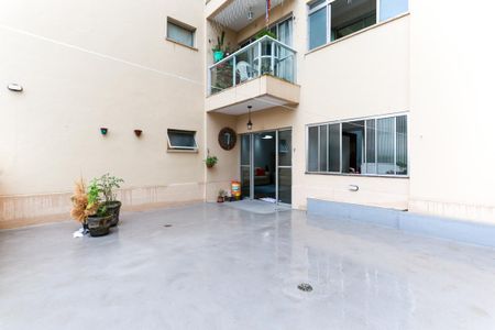 Área privativa da sala de apartamento para alugar com 3 quartos, 195m² em Vila Amélia, São Paulo