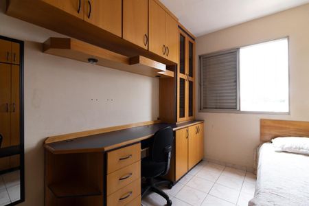 Quarto 1 de apartamento para alugar com 2 quartos, 55m² em Vila Constanca, São Paulo