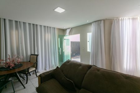 Casa à venda com 3 quartos, 180m² em Vila Jardim Leblon, Belo Horizonte