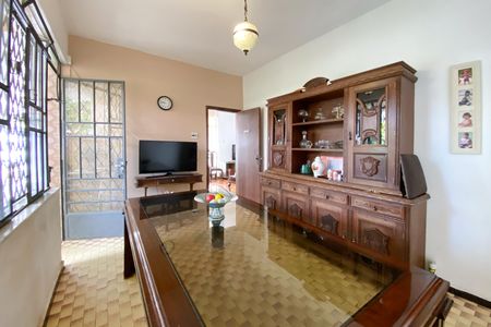 Casa à venda com 3 quartos, 360m² em Renascença, Belo Horizonte