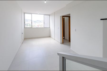 Sala de apartamento para alugar com 2 quartos, 112m² em Palmeiras, Belo Horizonte