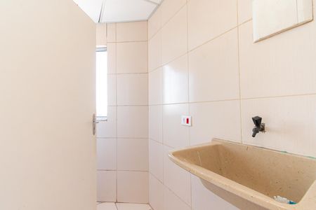 Banheiro e Área de Serviço de kitnet/studio para alugar com 1 quarto, 38m² em Jardim Vera Cruz(zona Leste), São Paulo