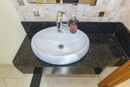 Detalhe - Lavabo de casa para alugar com 3 quartos, 205m² em Vila Bertioga, São Paulo