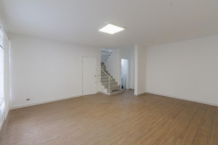 Sala de casa à venda com 7 quartos, 180m² em Vila Uberabinha, São Paulo