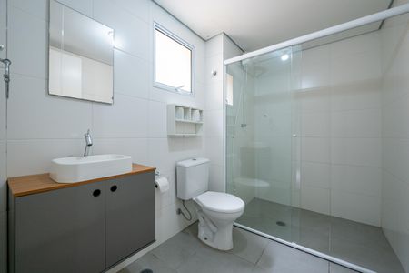 Banheiro de kitnet/studio para alugar com 1 quarto, 27m² em Vila Santa Catarina, São Paulo