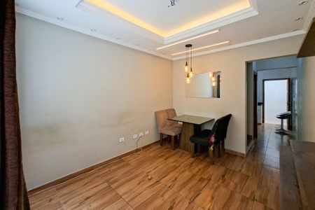 Sala de casa de condomínio para alugar com 2 quartos, 70m² em Vila Sonia, Praia Grande