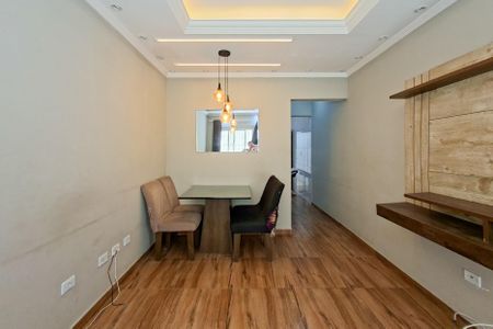 Sala de casa de condomínio para alugar com 2 quartos, 70m² em Vila Sonia, Praia Grande
