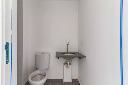 Banheiro de kitnet/studio à venda com 1 quarto, 26m² em Vila Sonia, São Paulo