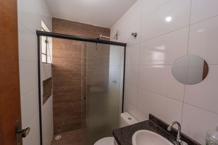 Banheiro de apartamento para alugar com 2 quartos, 41m² em Vila Marieta, São Paulo