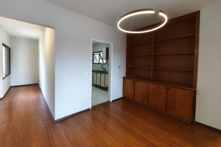 Sala de apartamento à venda com 2 quartos, 118m² em Vila Paraiso, Campinas