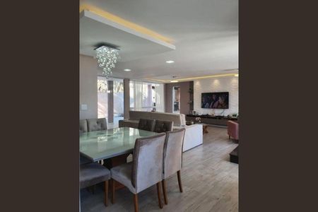 Casa à venda com 3 quartos, 230m² em Rio do Ouro, São Gonçalo