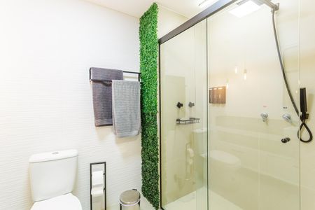 Banheiro de kitnet/studio para alugar com 1 quarto, 30m² em Moema, São Paulo