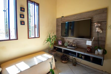 Sala 1 de casa à venda com 4 quartos, 230m² em Brás de Pina, Rio de Janeiro