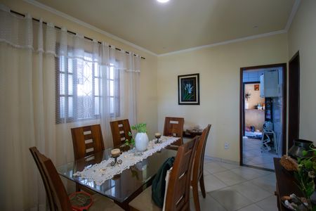 Sala de casa à venda com 4 quartos, 230m² em Brás de Pina, Rio de Janeiro