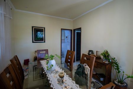 Sala de casa à venda com 4 quartos, 230m² em Brás de Pina, Rio de Janeiro
