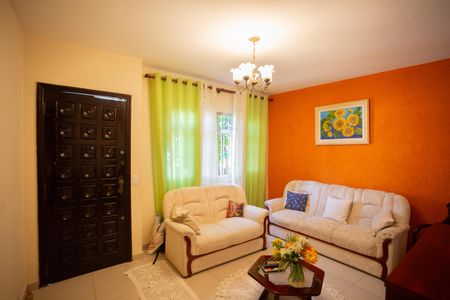 SALA de casa à venda com 3 quartos, 202m² em Vila Miriam, São Paulo