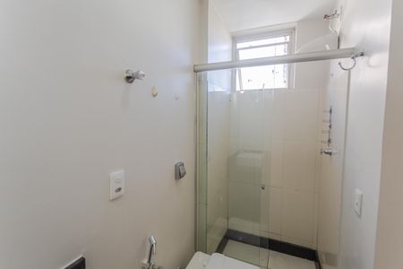 Banheiro da Suíte de apartamento para alugar com 1 quarto, 50m² em Savassi, Belo Horizonte