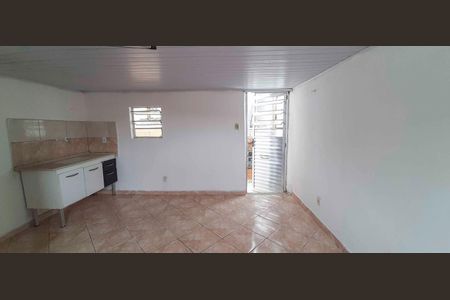 Cozinha de kitnet/studio para alugar com 1 quarto, 28m² em Ayrosa, Osasco