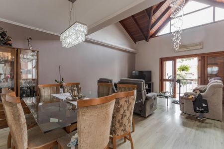 Sala de casa para alugar com 4 quartos, 317m² em Chácara das Pedras, Porto Alegre